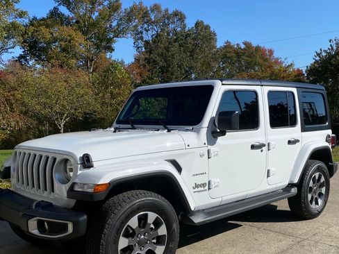 Used 2021 Jeep Wrangler Unlimited Sahara AWD/4WD image 2