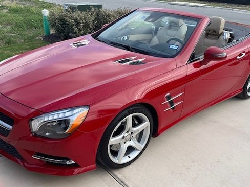 Used 2015 Mercedes-Benz SL 400 image 2