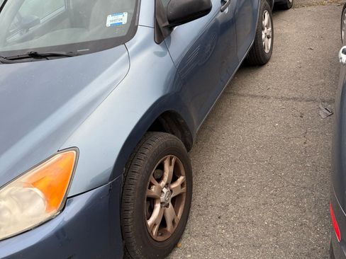 Used 2012 Toyota RAV4 4WD V6 image 4