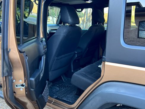 Used 2015 Jeep Wrangler Unlimited Sport w/ Quick Order Package 24S AWD/4WD image 12