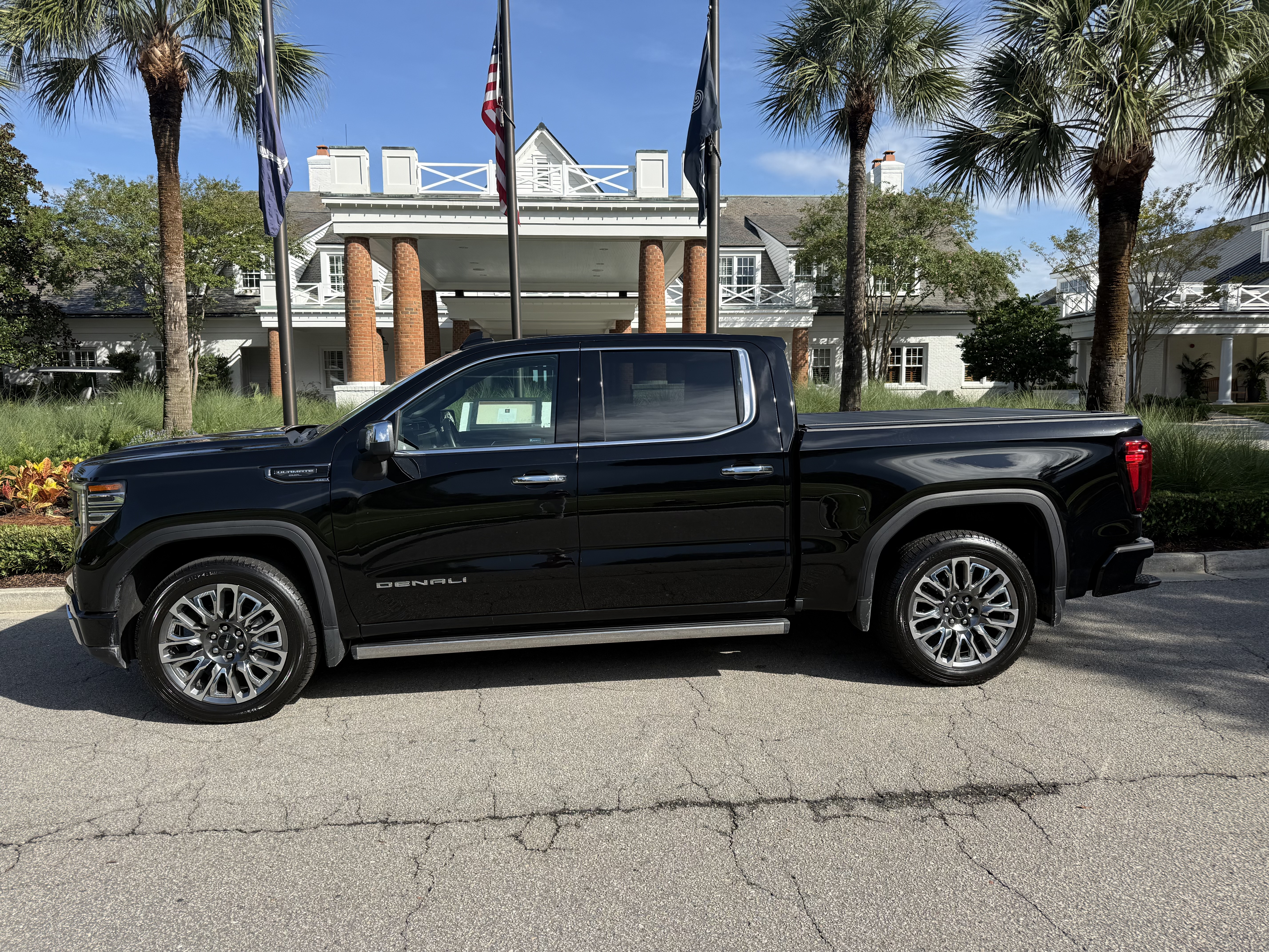 Used 2024 GMC Sierra 1500 Denali Ultimate AWD/4WD image 1