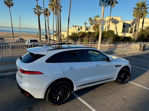 Used 2018 Jaguar F-PACE R-Sport image 10