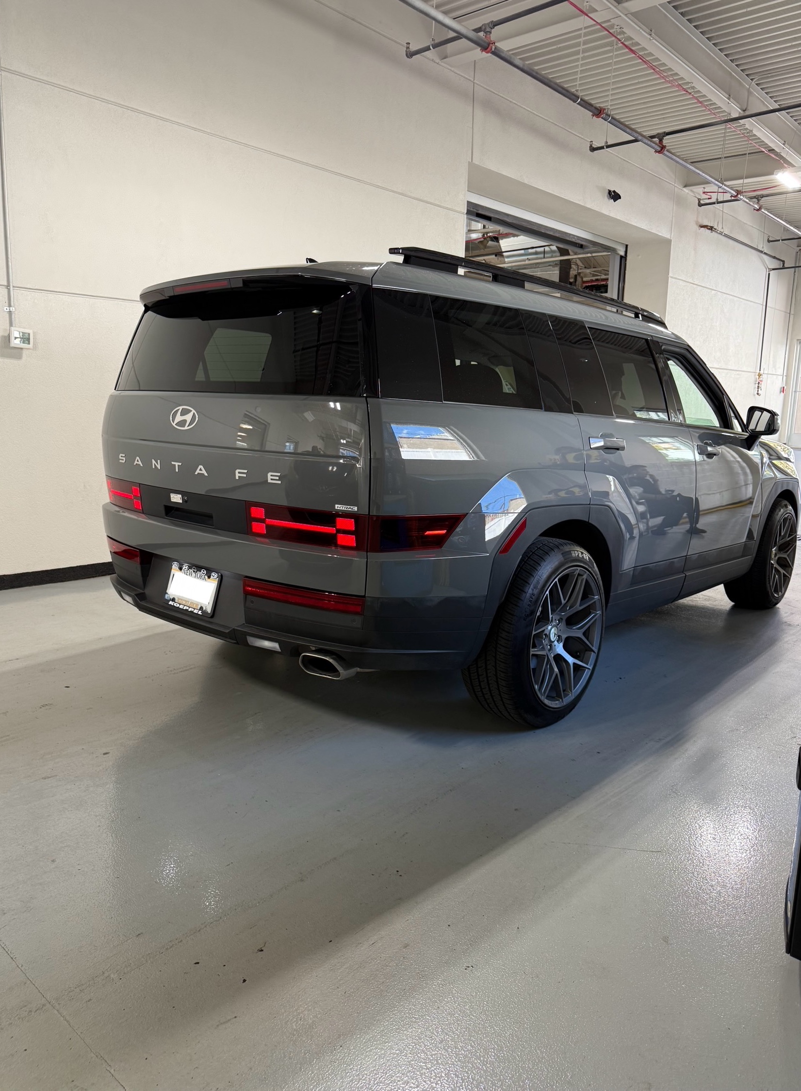 Used 2025 Hyundai Santa Fe SEL AWD/4WD image 4