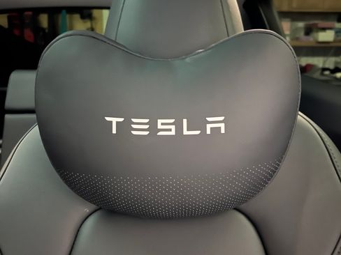 Used 2023 Tesla Model Y Long Range AWD/4WD image 5