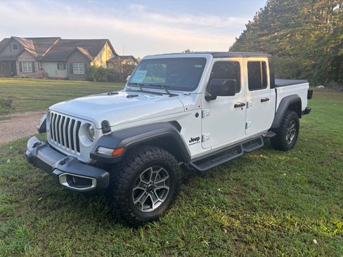 Used 2023 Jeep Gladiator Sport AWD/4WD image 5