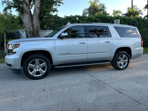Used 2018 Chevrolet Suburban Premier image 2