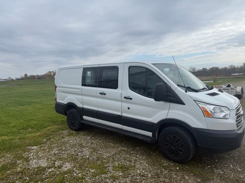Used 2018 Ford Transit 250 130 Low Roof w/ Exterior Upgrade Package image 8