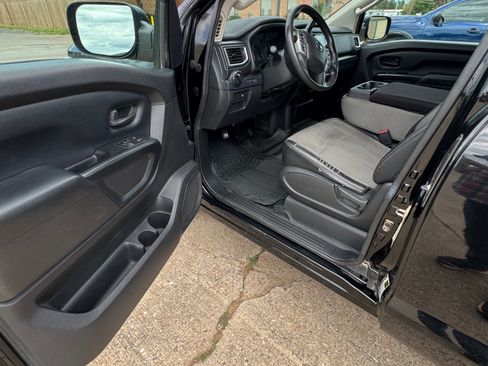 Used 2017 Nissan Titan S RWD image 10