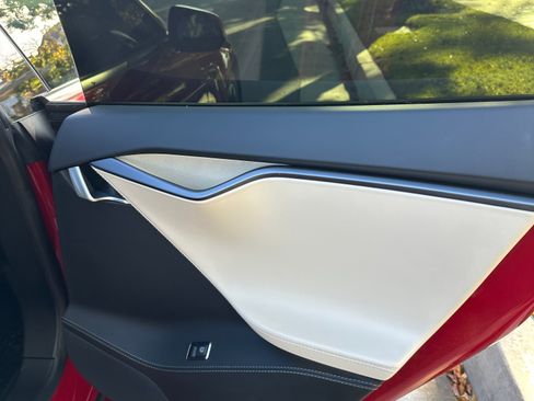 Used 2020 Tesla Model S Performance image 20