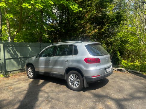 Used 2017 Volkswagen Tiguan Wolfsburg Edition AWD/4WD image 12