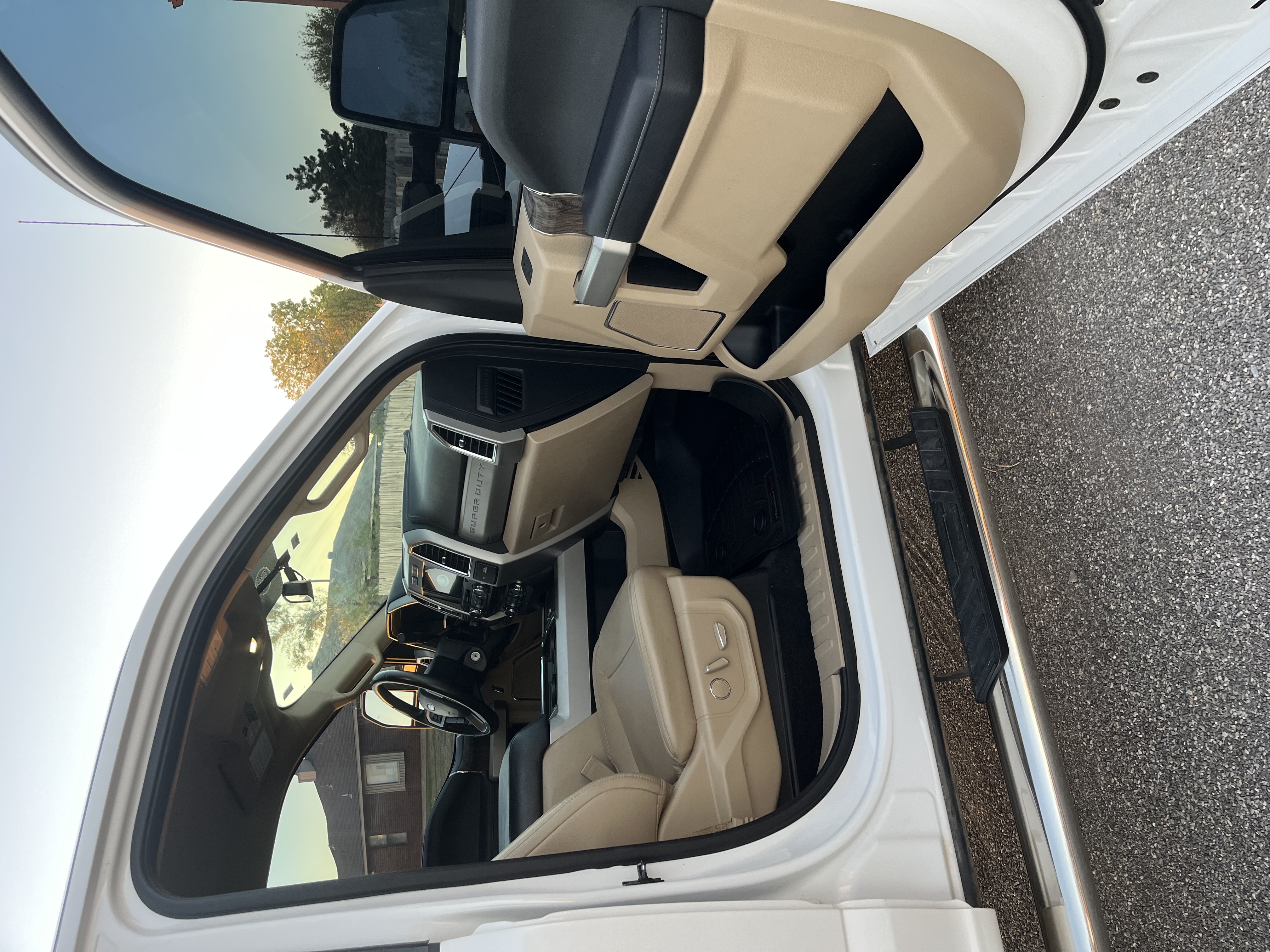 Used 2018 Ford F250 Lariat w/ FX4 Off-Road Package AWD/4WD image 9