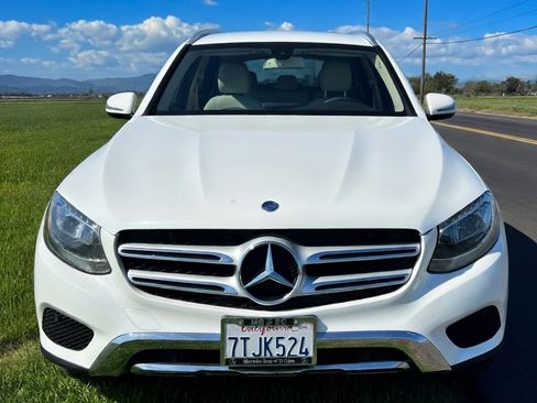 Used 2016 Mercedes-Benz GLC 300 300 Sport Utility 4D image 4