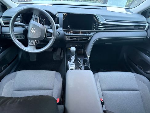 Used 2025 Toyota Camry LE image 15