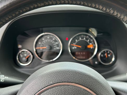 Used 2014 Jeep Compass Latitude AWD/4WD image 9