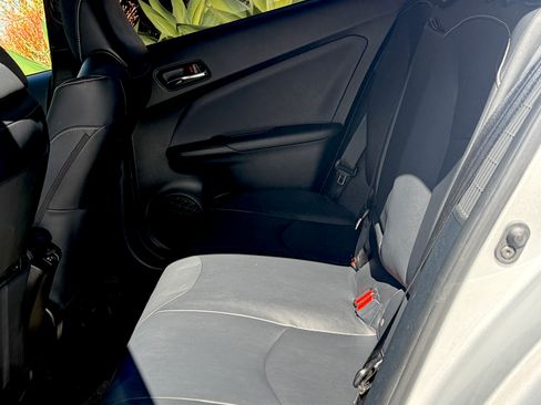 Used 2021 Toyota Prius Prime Limited w/ Carpet Mat Package (TMS) image 5