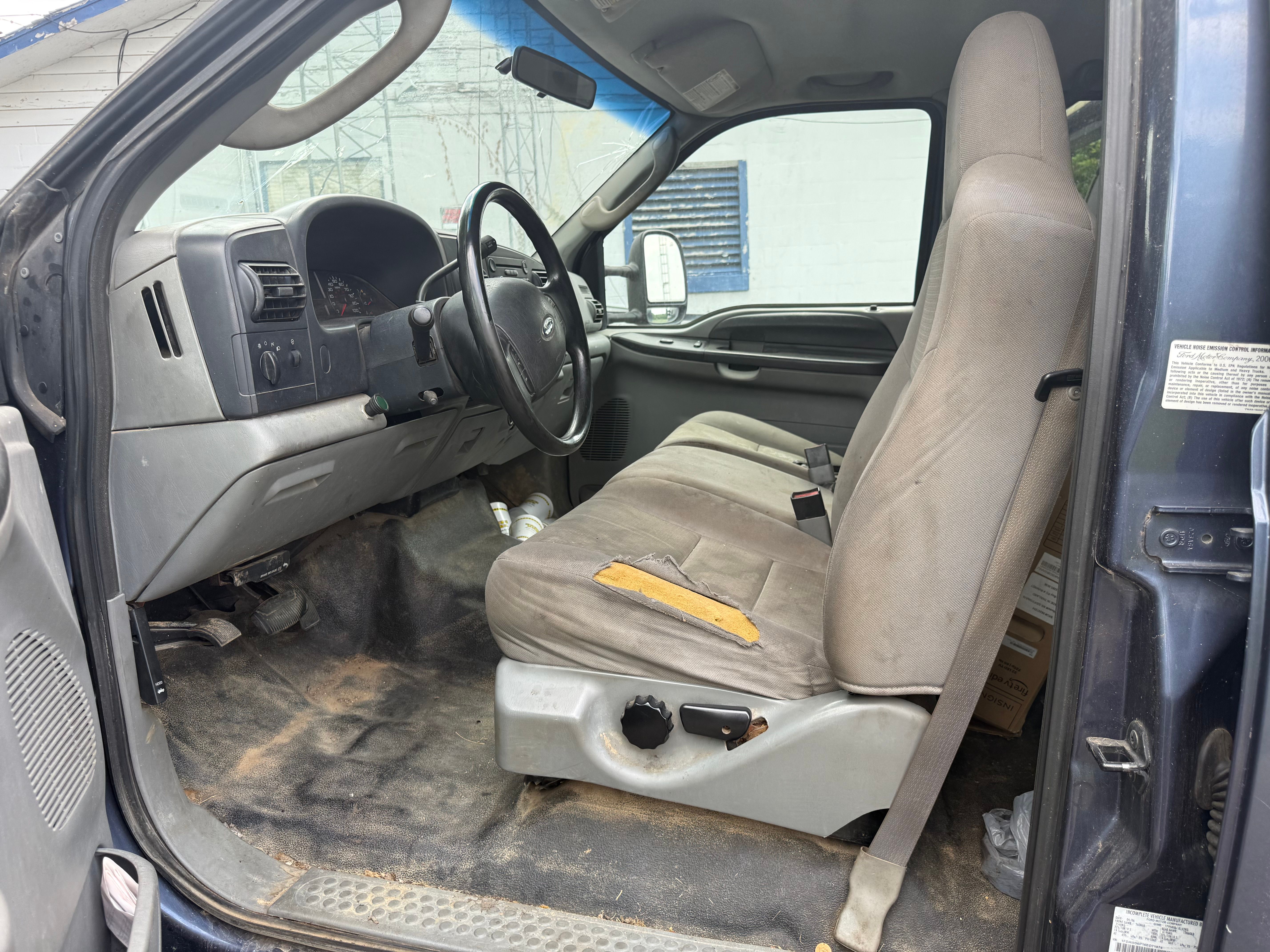 Used 2006 Ford F550 2WD Crew Cab Super Duty image 8