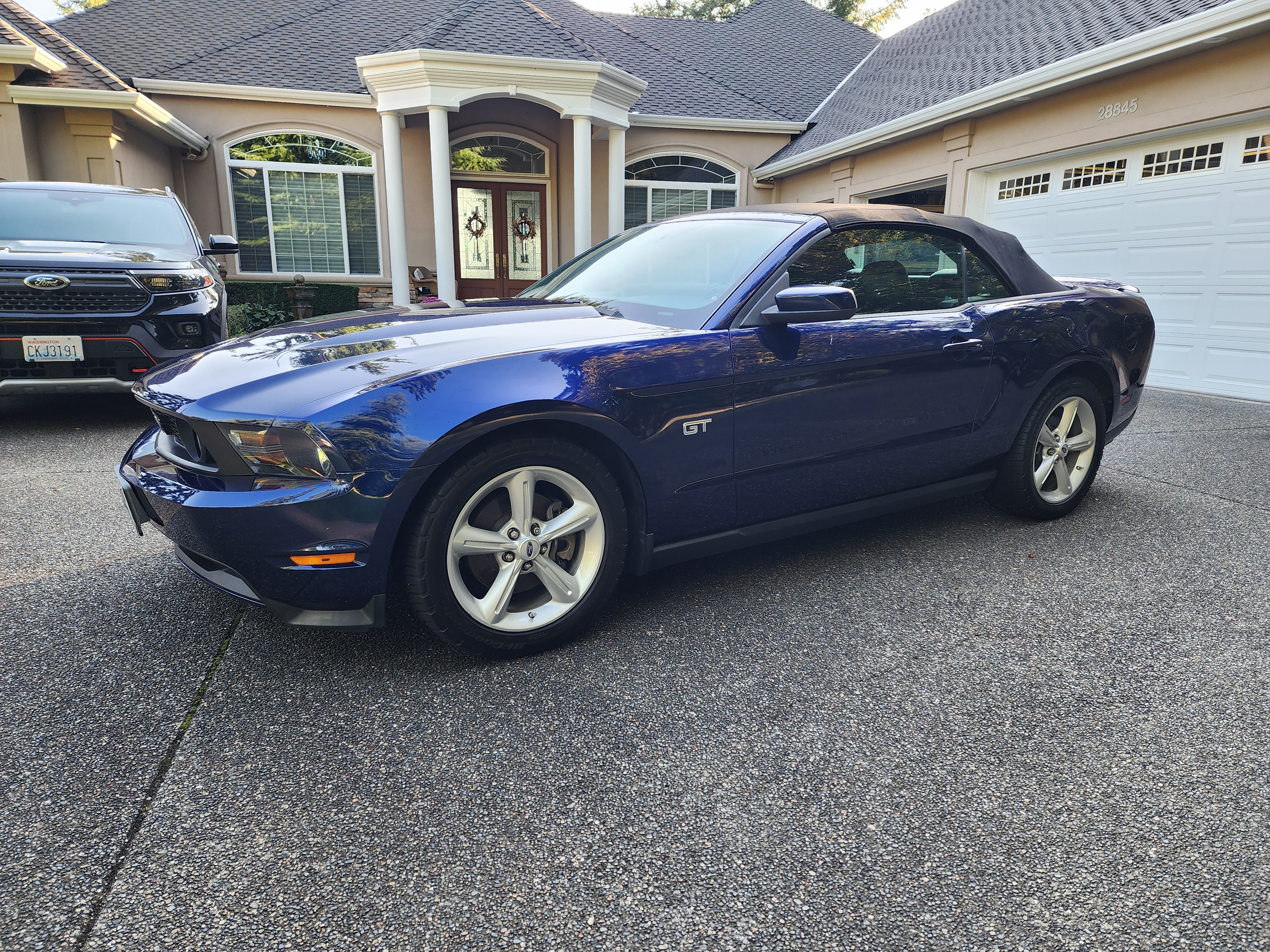 Used 2010 Ford Mustang GT RWD image 20