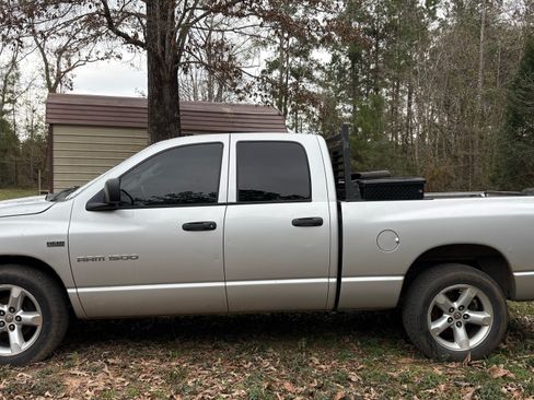 Used 2007 Dodge Ram 1500 Truck SLT w/ Quad Cab Big Horn Value Group image 2