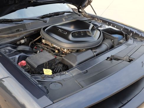 Used 2016 Dodge Challenger R/T Plus image 13