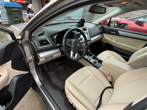 Used 2017 Subaru Outback 2.5i Premium image 5