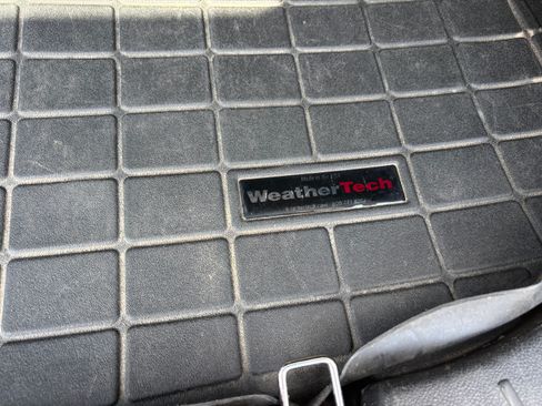 Used 2016 Ford Explorer XLT w/ Equipment Group 202A FWD image 11
