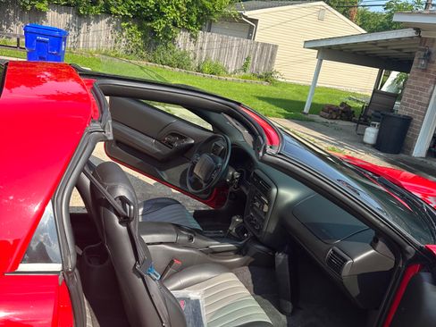 Used 2002 Chevrolet Camaro Z28 w/ SS Performance/Appearance Pkg image 10