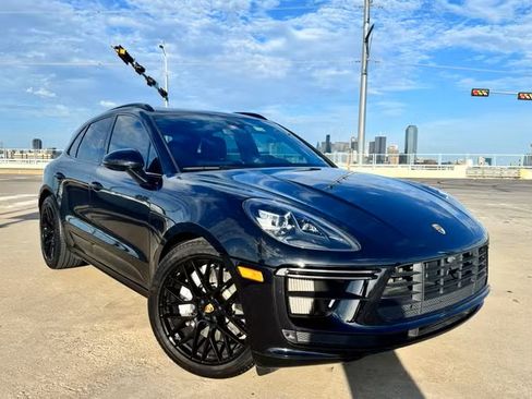 Used 2020 Porsche Macan Turbo image 1