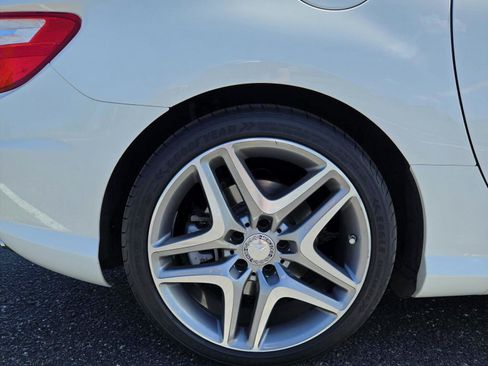 Used 2015 Mercedes-Benz SLK 350 image 20