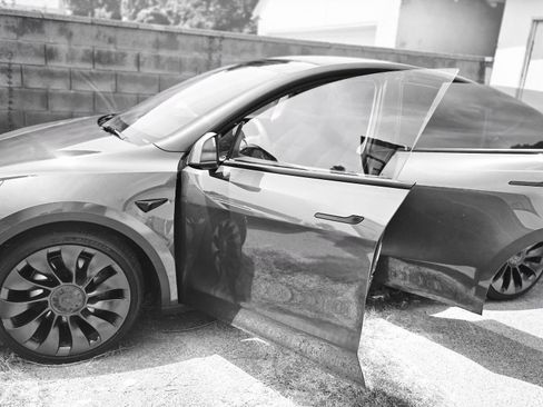 Used 2023 Tesla Model Y Performance AWD/4WD image 6