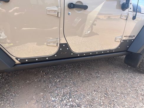 Used 2016 Jeep Wrangler Unlimited Rubicon w/ Max Tow Package image 9