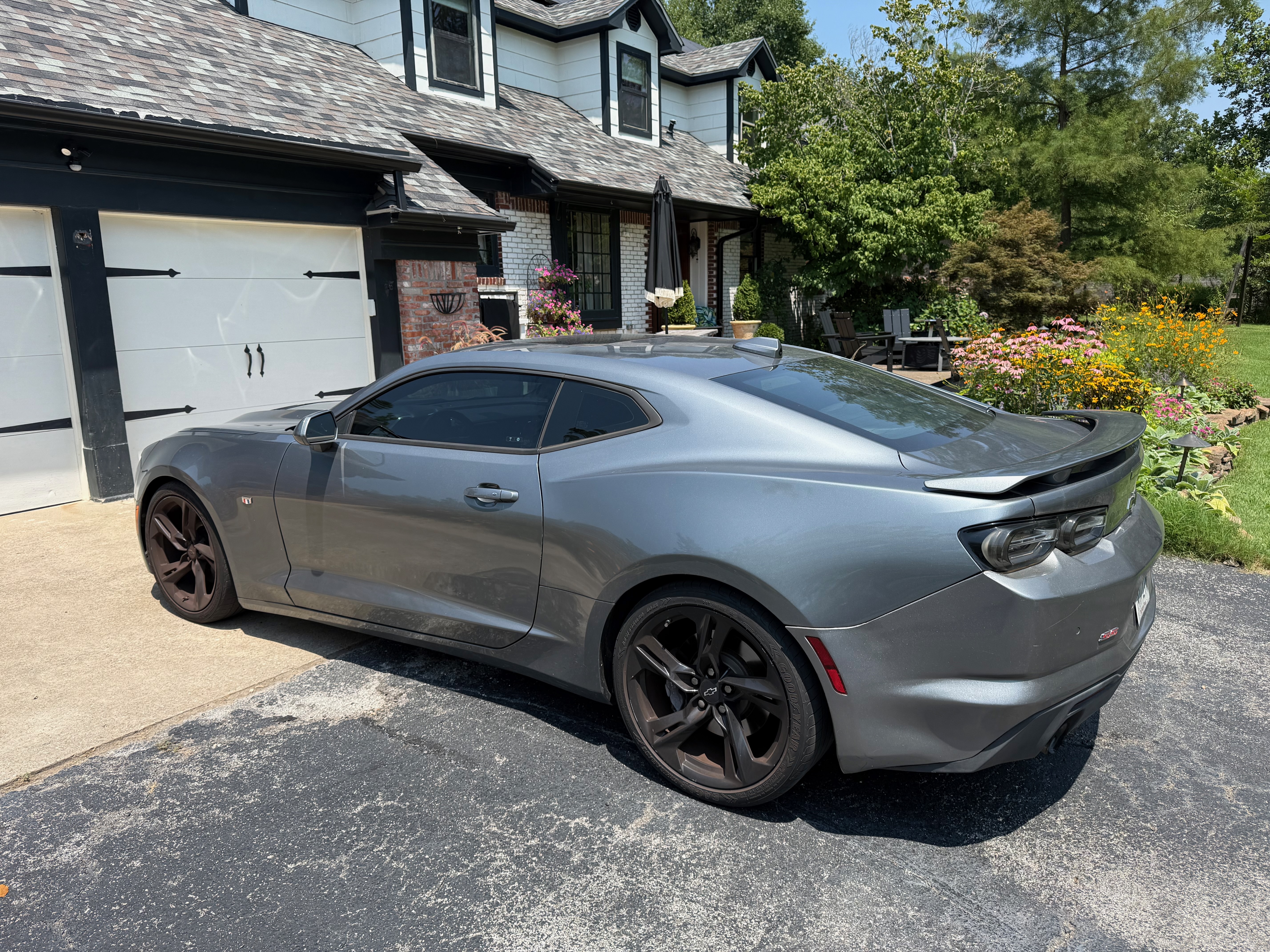 Used 2020 Chevrolet Camaro SS RWD image 6