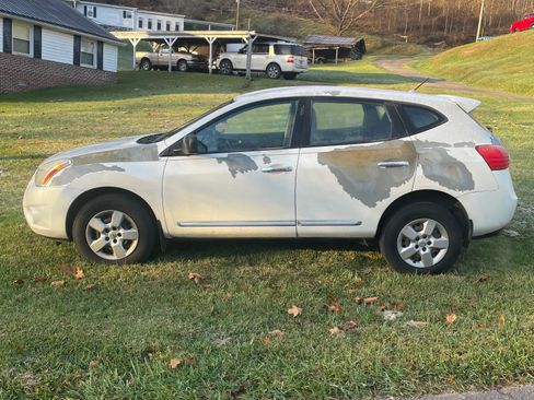 Used 2013 Nissan Rogue S image 6