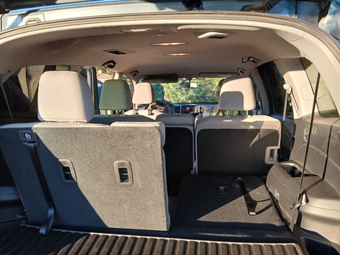 Used 2018 Honda Pilot LX image 9