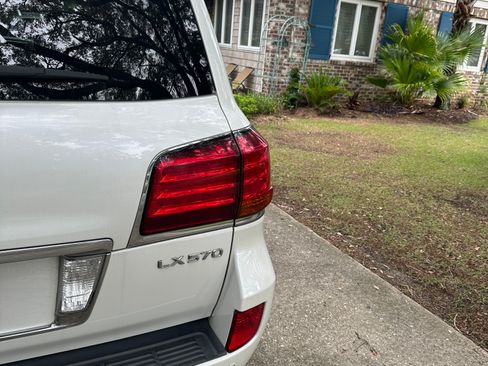 Used 2010 Lexus LX 570 4WD image 12