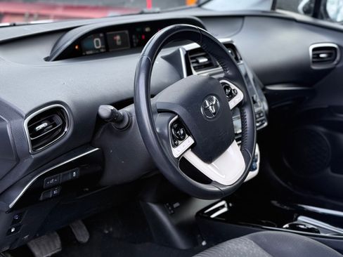 Used 2017 Toyota Prius Prime Plus image 18