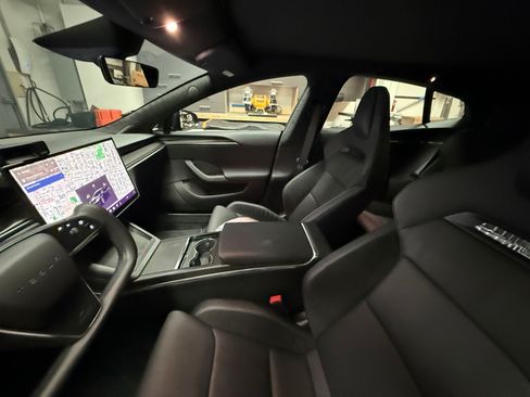 Used 2025 Tesla Model S Plaid image 15