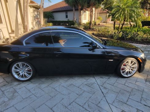 Used 2012 BMW 335i Convertible image 15