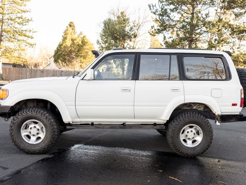 Used 1996 Toyota Land Cruiser Sport Utility 4D image 9