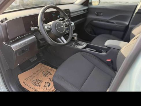 Used 2025 Hyundai Kona SEL image 10