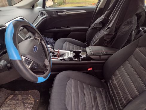 Used 2016 Ford Fusion SE image 5