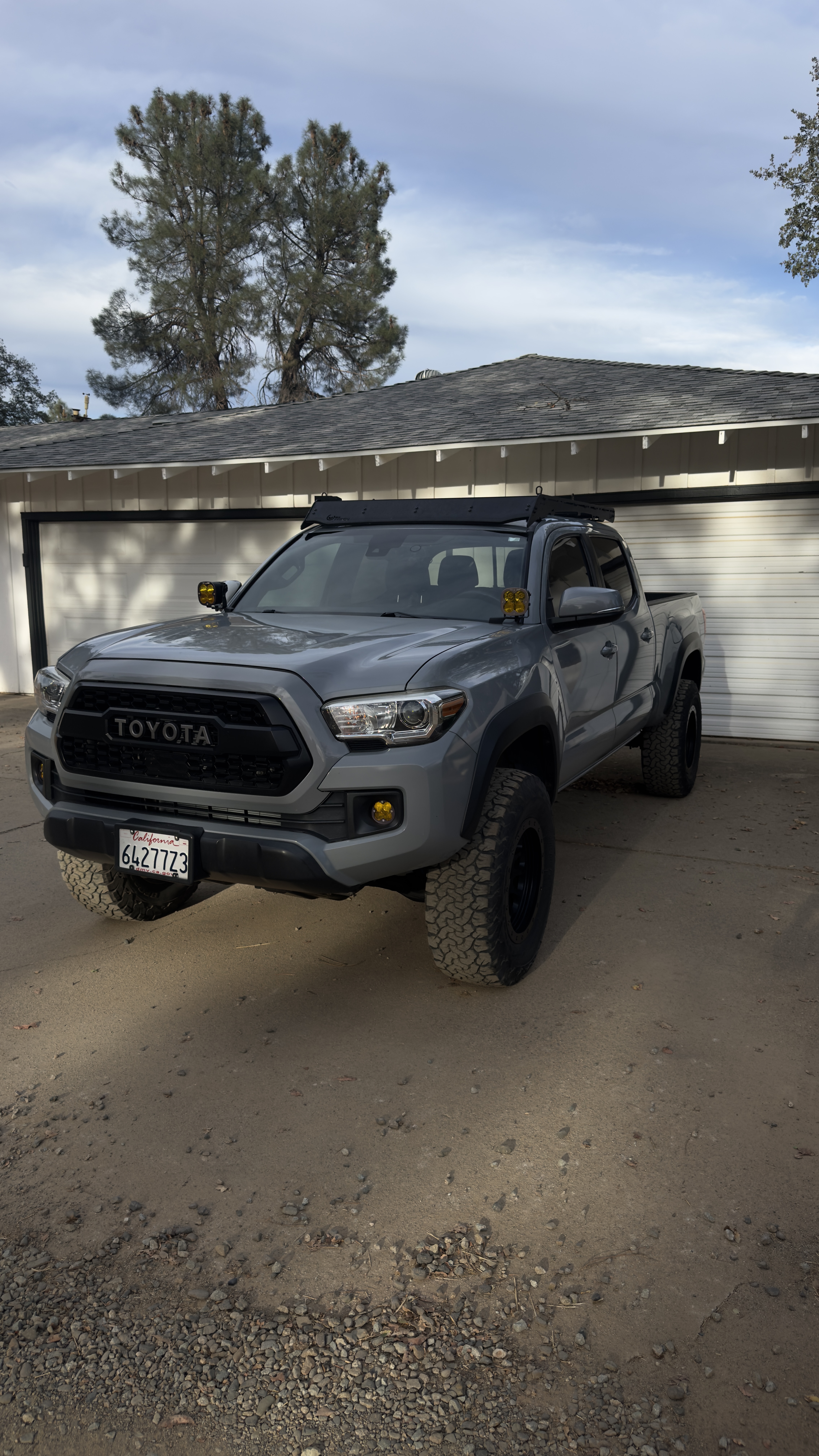 Used 2019 Toyota Tacoma TRD Off-Road w/ TRD Premium Off Road Package AWD/4WD image 1