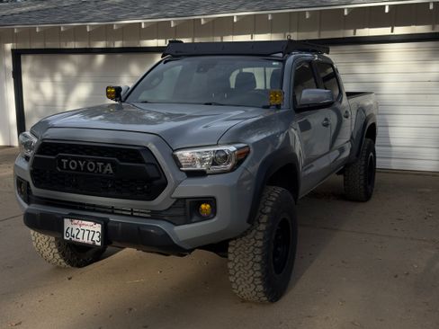 Used 2019 Toyota Tacoma TRD Off-Road w/ TRD Premium Off Road Package AWD/4WD image 1