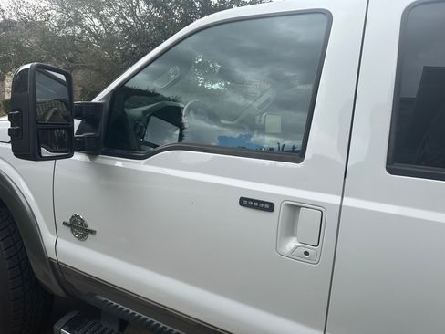 Used 2011 Ford F250 Lariat w/ Lariat Ultimate Pkg image 8