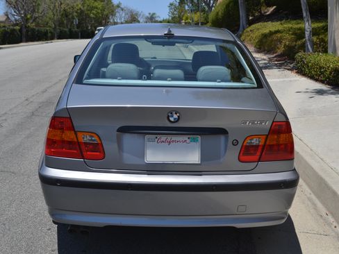 Used 2004 BMW 325i Sedan RWD image 6
