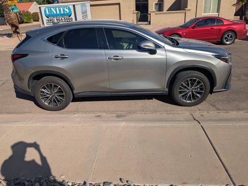 Used 2024 Lexus NX 250 FWD image 5