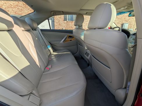 Used 2007 Toyota Camry XLE image 9