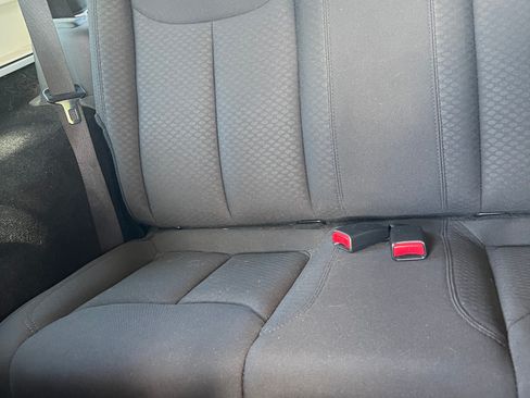 Used 2018 Jeep Wrangler Sport w/ Connectivity Group image 11