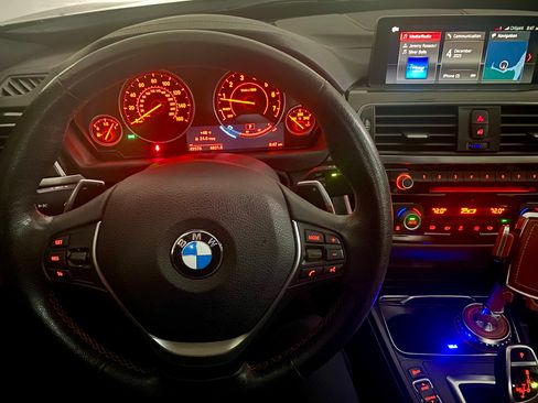 Used 2018 BMW 330i Gran Turismo xDrive 330i Gran Turismo xDrive Sedan image 13