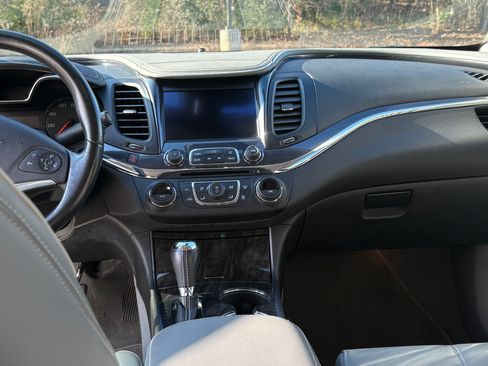 Used 2015 Chevrolet Impala LT image 15