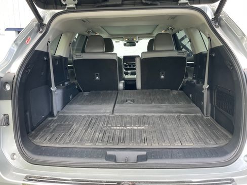Used 2020 Toyota Highlander Platinum image 8